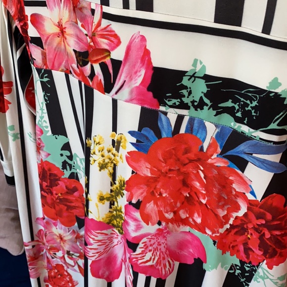 NWOT Venus high low blouse - Picture 6 of 7